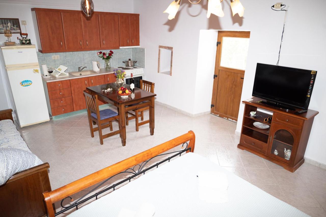 Sophia Areopoli Guesthouse ภายนอก รูปภาพ