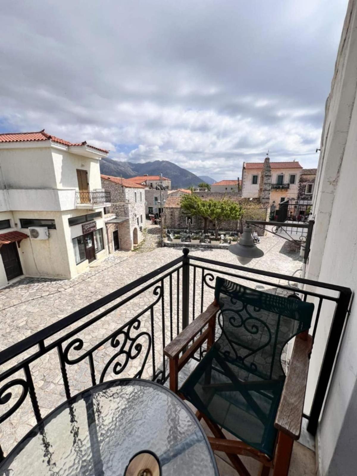 Sophia Areopoli Guesthouse ภายนอก รูปภาพ