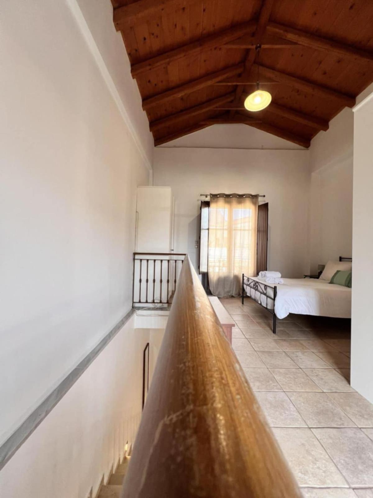 Sophia Areopoli Guesthouse ภายนอก รูปภาพ